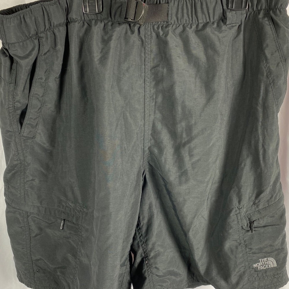 The North Face NWT cargo nylon large shorts